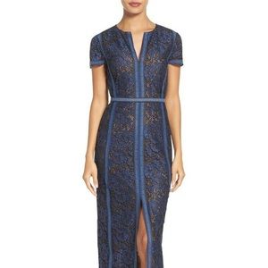 BCBG lace in blu